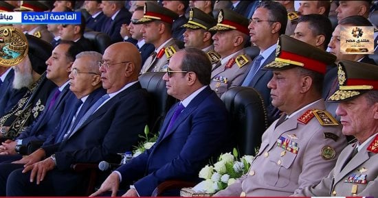 الرئيس السيسى يشاهد عروضا مميزة للصاعقة خلال حفل تخرج الأكاديمية العسكرية
