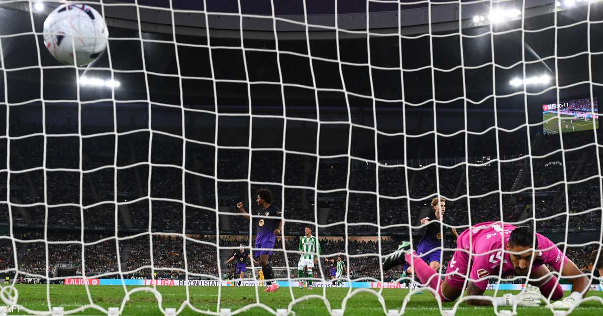 برشلونة يسحق بيتيس ويواصل انطلاقته المثالية بالدوري الإسباني