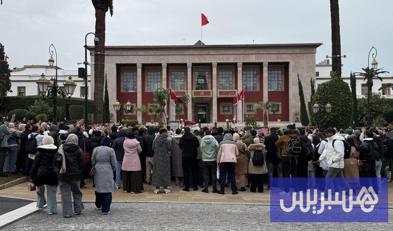 نقابات تستقبل بنعبد الله والهشومي باعتصام ومبيت ليلي أمام البرلمان