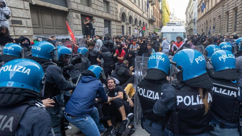 إيطاليا تشهد احتجاجات عنيفة ضد غلاء المعيشة، واعتقل معظمها من القاصرين