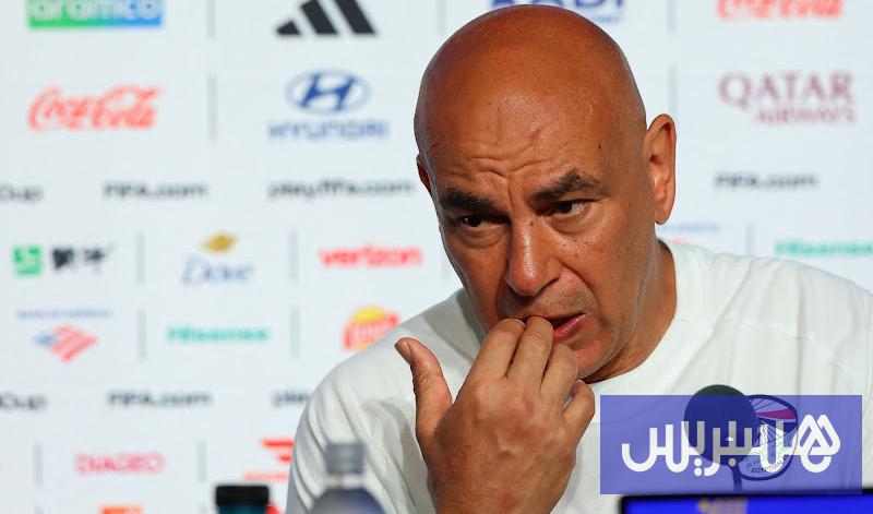 "فيفا" توقف مدرب مصر 3 مباريات