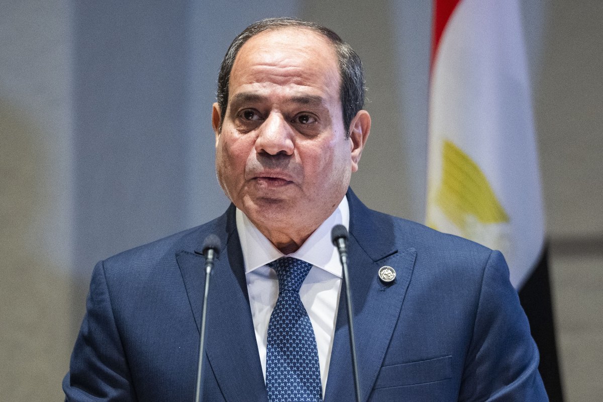 السيسي يعلق على حالة بابا الفاتيكان الصحية