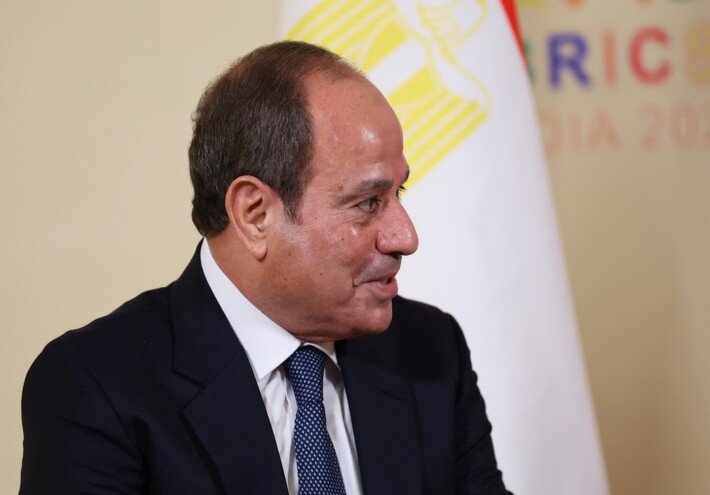 أديب يكشف سبب قرار السيسي حسم رئاسته