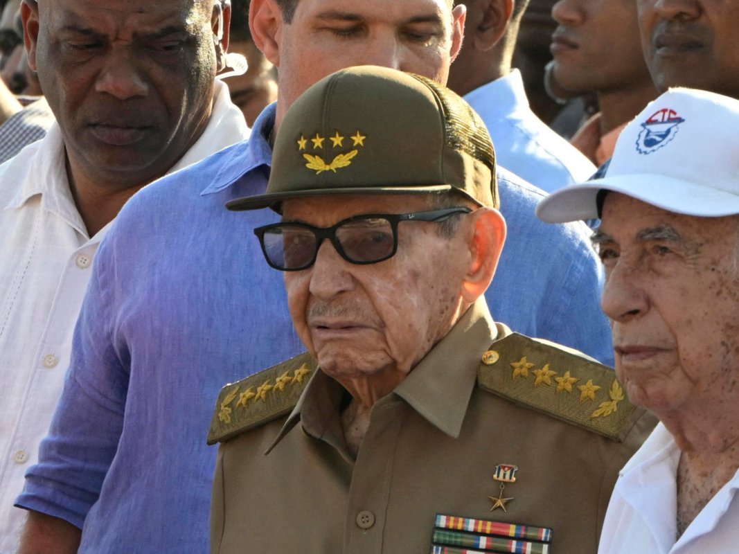 راؤول كاسترو مطلوب للعدالة في فلوريدا