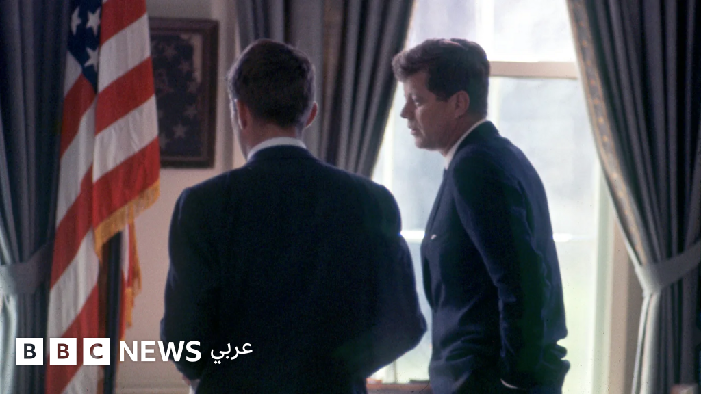 كيف تجنّب الأخوين كينيدي أزمة الصواريخ الكوبية عام 1962؟