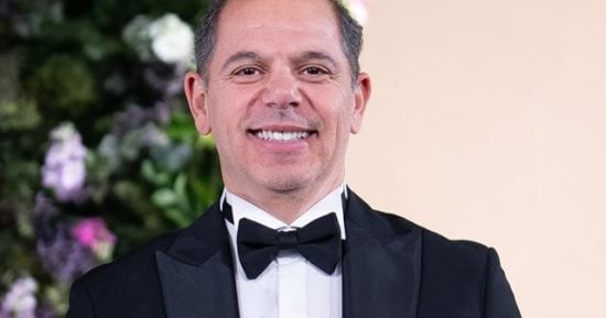 رامي إمام يستعد لمسلسل في الأوف سيزون المقبل ويواصل تصوير «معاد عشا»