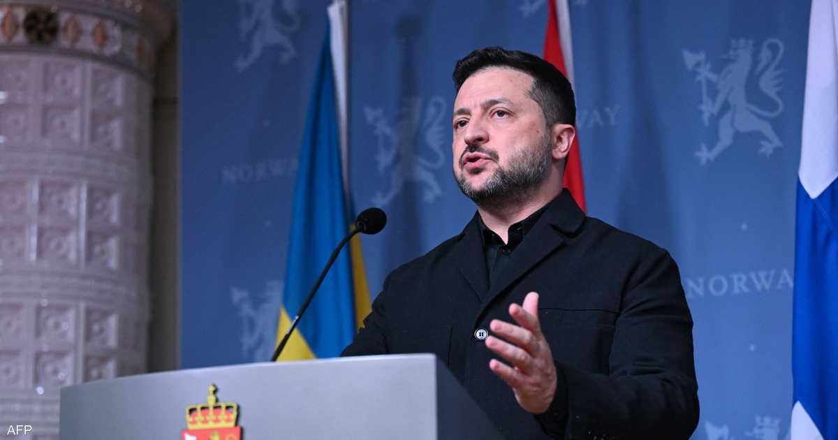 زيلينسكي: بوتين لن يخاطر باستخدام الأسلحة النووية