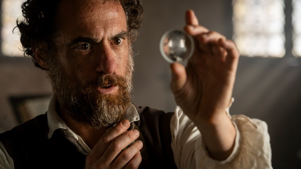 "Galileo"، بقيادة إليو جيرمانو، مشحونة بواسطة Fandango، تطلق المبيعات في سوق MIA في روما (حصري)
