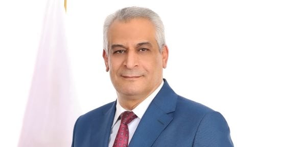 وزير الإنتاج الحربى يشيد بجهود العاملين ويؤكد دورهم فى دعم الصناعة الوطنية