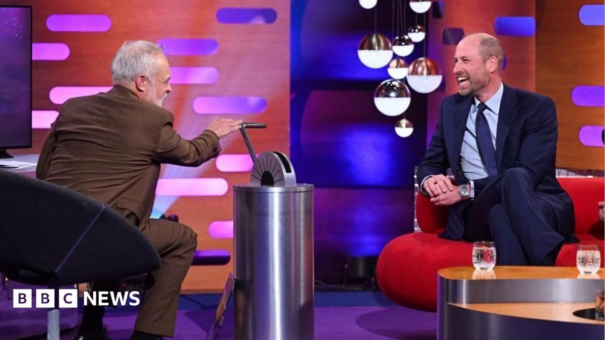 يلهث بينما يظهر الأمير ويليام بشكل مفاجئ في برنامج Graham Norton Show