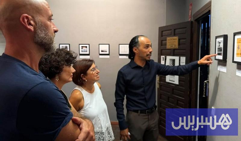 مغربي يعرض لوحة ضوئية في إسبانيا