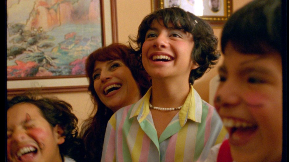 جوائز مهرجان موريليا السينمائي: فيلم "ستة أشهر في مبنى وردي وأزرق" يفوز بجائزة "أوجو"