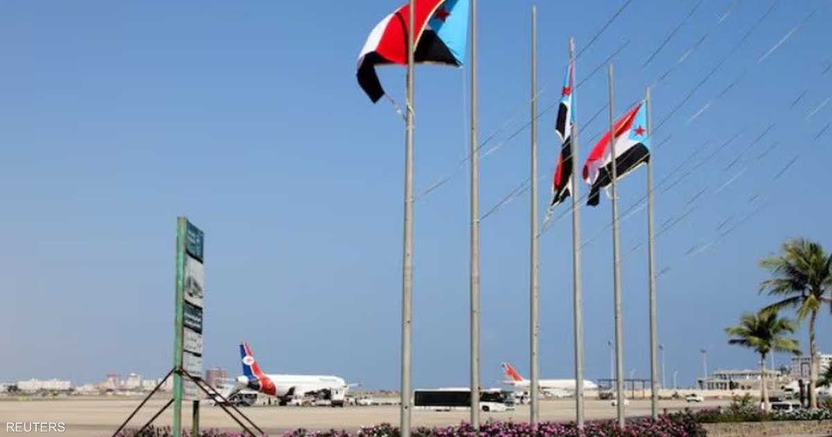 انفجارات تهز عدن.. والحوثيون يتبنون استهداف موقعين