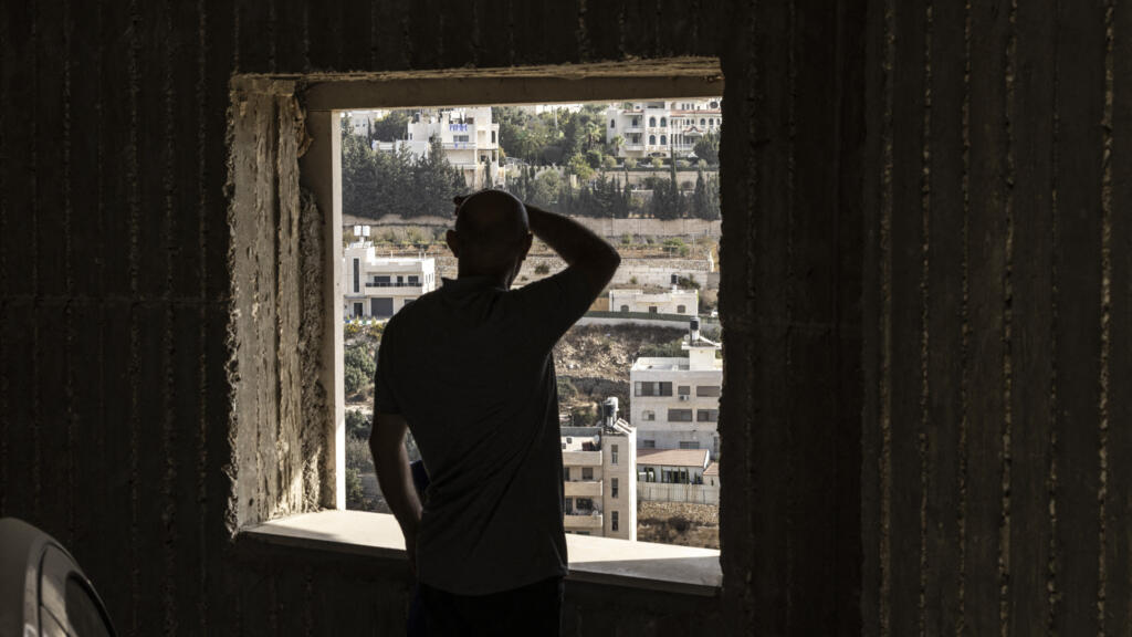 القوات الإسرائيلية تنقل 1200 فلسطيني في الخليل بعد هجوم دام على جنود