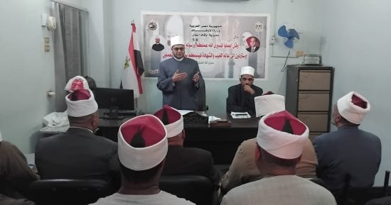 مدير أوقاف أسوان يشدد على الانضباط ويحذر من مخالفات المنابر.. صور