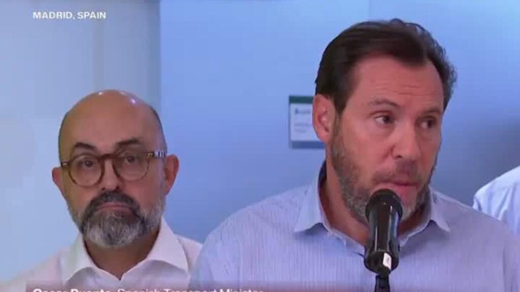 إعادة: وزير النقل الإسباني يعقد مؤتمرا صحفيا حول حادث القطار