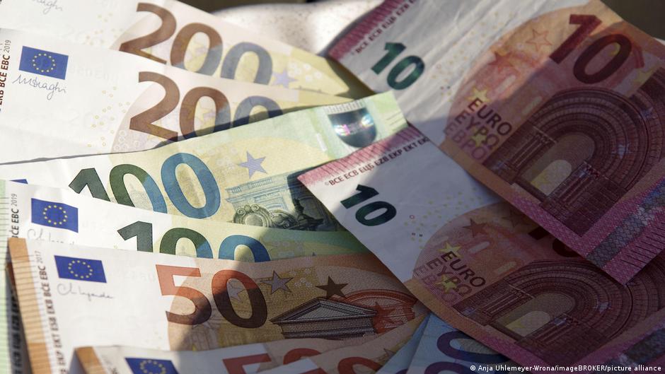 الألمان أبطال أوروبا في ادخار الأموال ولكن بعد السويسريين